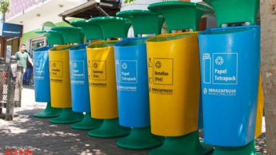 Entregaron 15 contenedores para selección y reciclado de residuos en el centro de Berazategui