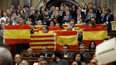 Cataluña inicia la salida de España con una ley que desacata su jurisdicción