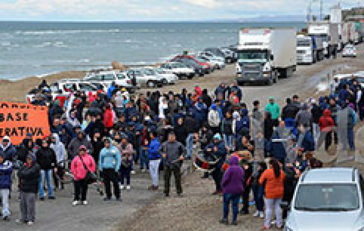 Con ayuda de Nación y Provincia municipales de Caleta cobran hoy sus sueldos