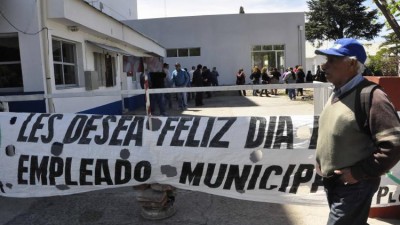 Municipales de Plottier siguen de paro por tiempo indeterminado