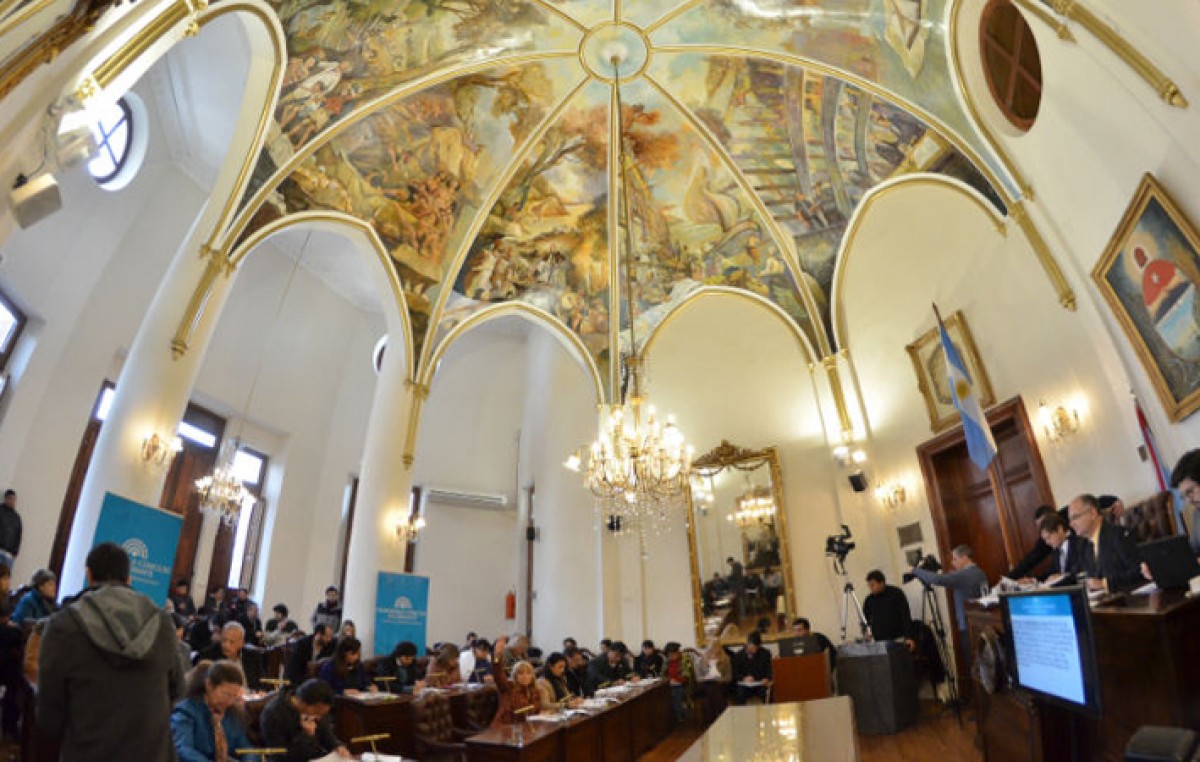 El Concejo Deliberante de Paraná aprobó 12 iniciativas del Concejo Estudiantil 2014