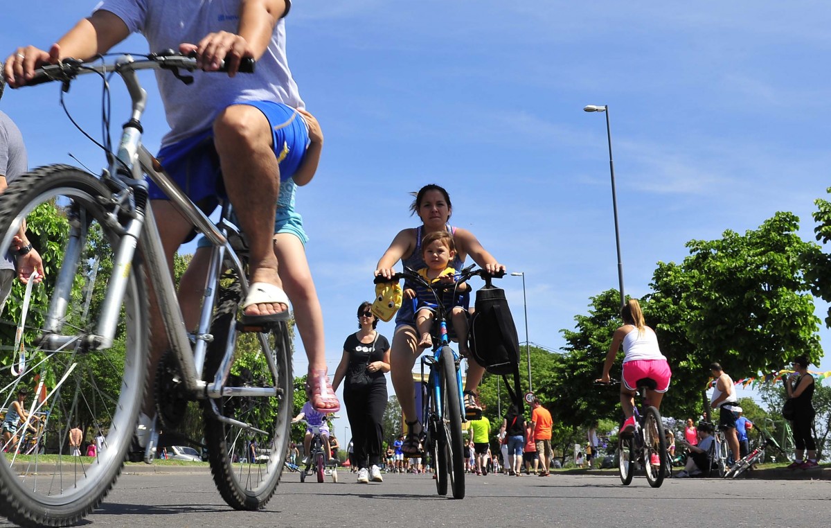 La avenida Pellegrini en Rosario se incorpora al circuito saludable de Calle Recreativa