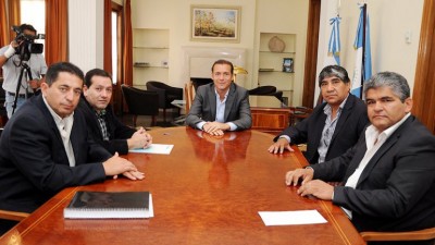 El Gobernador de Neuquén les sigue prestando el oído a los intendentes