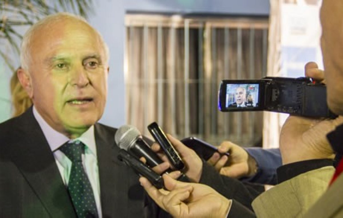El Gobernador de Santa Fe se reúne en la Rural con intendentes y presidentes comunales