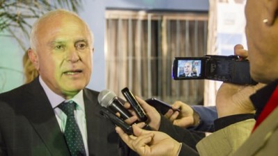 El Gobernador de Santa Fe se reúne en la Rural con intendentes y presidentes comunales
