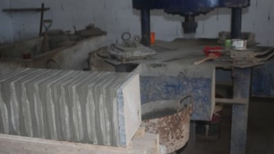 Reactivan la fábrica de baldosas municipal en Bermúdez