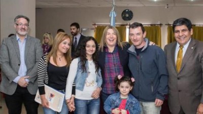 Entrega de 51 viviendas en el barrio Río Pipo de Ushuaia