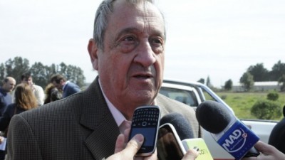 Municipales de Tandil le reclaman al Intendente que deje de crear Secretarías y pague los salarios