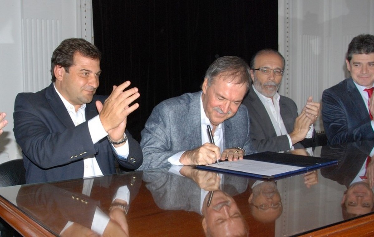 Provincia invertirá $ 336 millones en ampliar la planta cloacal de Río IV