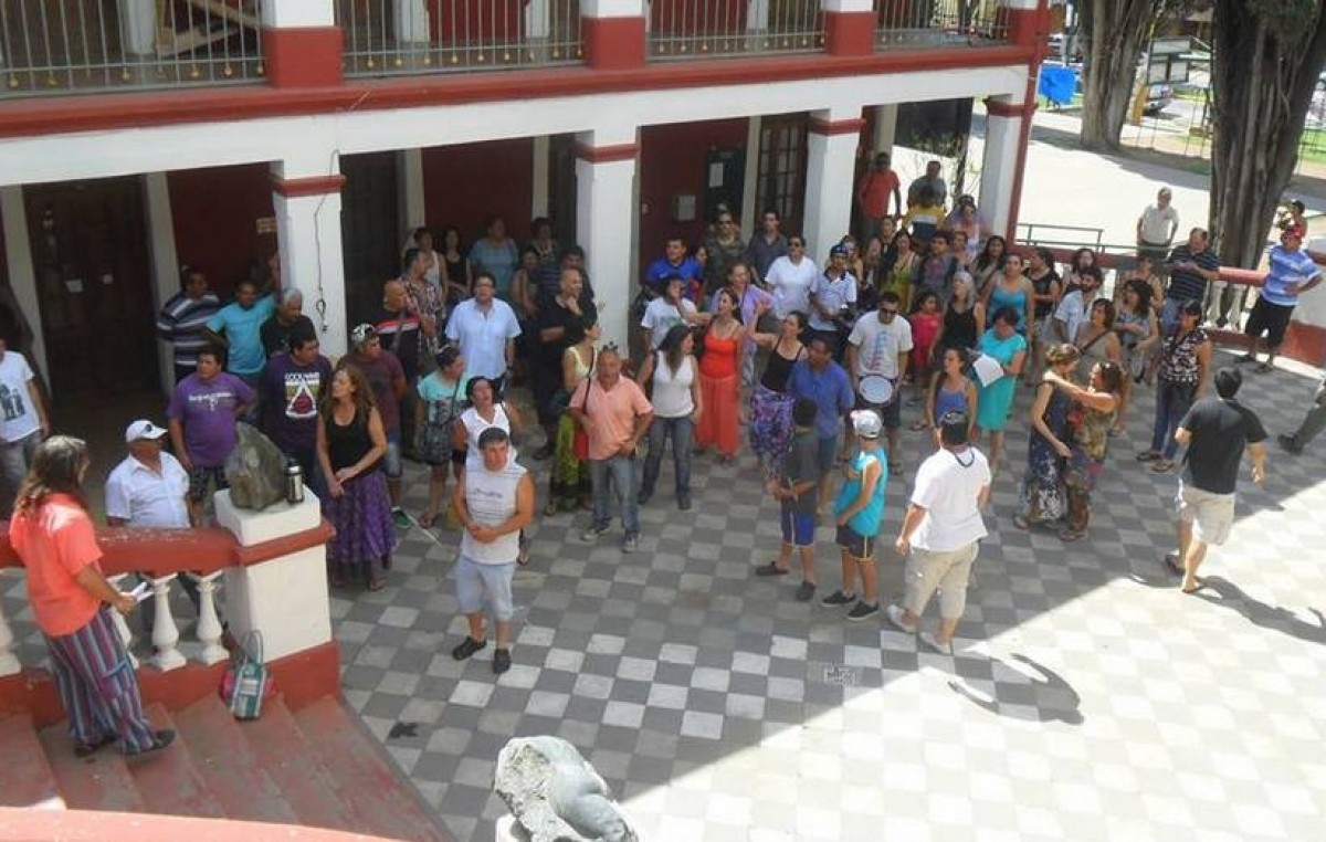 Unquillo: despidieron por decreto a 182 trabajadores municipales