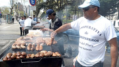 Mar del Plata: Presentan proyecto para autorizar trailers para la venta de choripanes