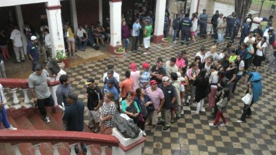 Unquillo: los municipales comenzaron a cobrar sus salarios