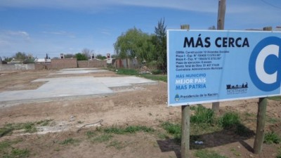 En Noetinger la intendencia entregó viviendas construidas por sus flamantes propietarios