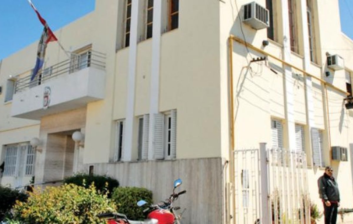 Capitán Bermúdez: Cinalli contra el pase a planta de 140 agentes