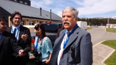 En Invap firmaron importante convenio por viviendas para empleados de la empresa