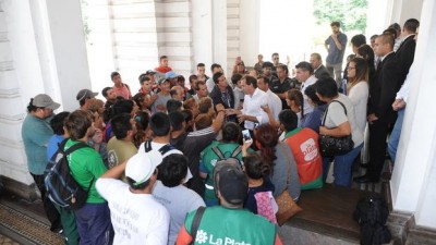 Garantizan auxilio provincial para pagar los sueldos en La Plata