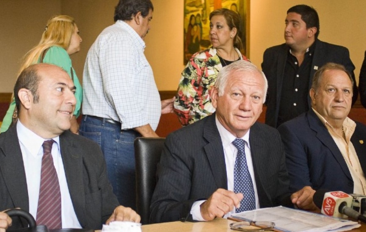 El intendente de Valle Viejo quiere reducir a la mitad la planta de personal de la comuna