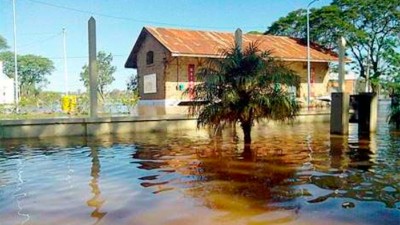 Tuvieron que dejar sus casas 159 familias en Concordia por la crecida del río