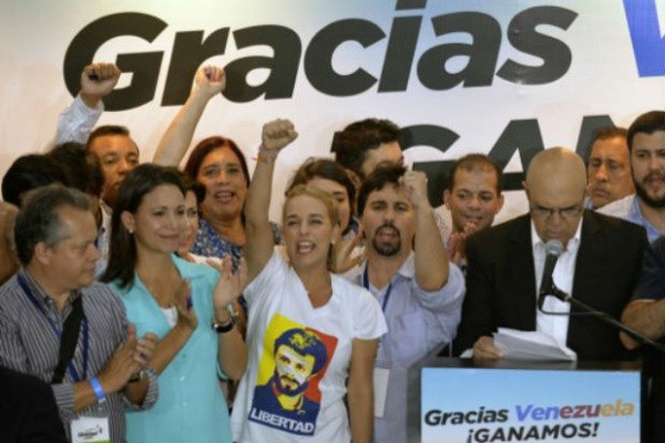 La oposición venezolana obtuvo el control total parlamentario y delinea cambios