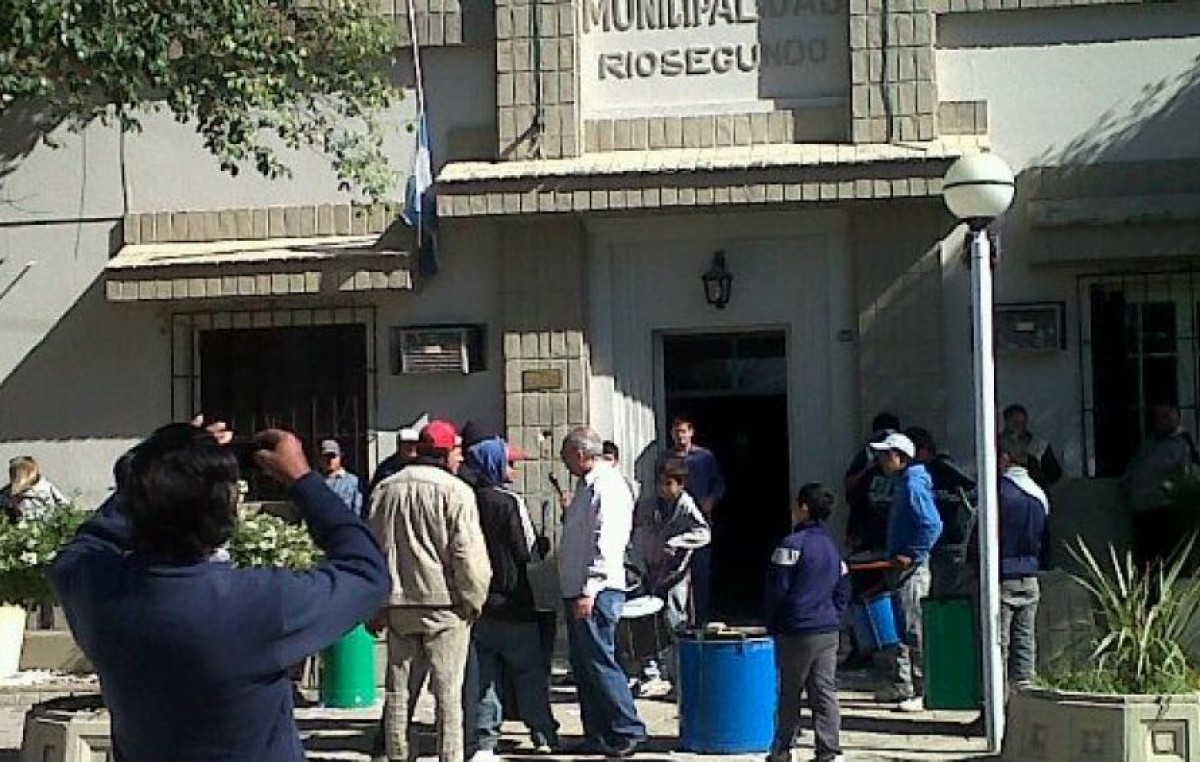 La Federación de Sindicatos Municipales denunció penalmente al intendente de Río II