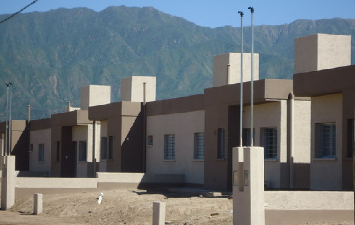 La Rioja:  entregan 45 viviendas en Barrio Francisco I