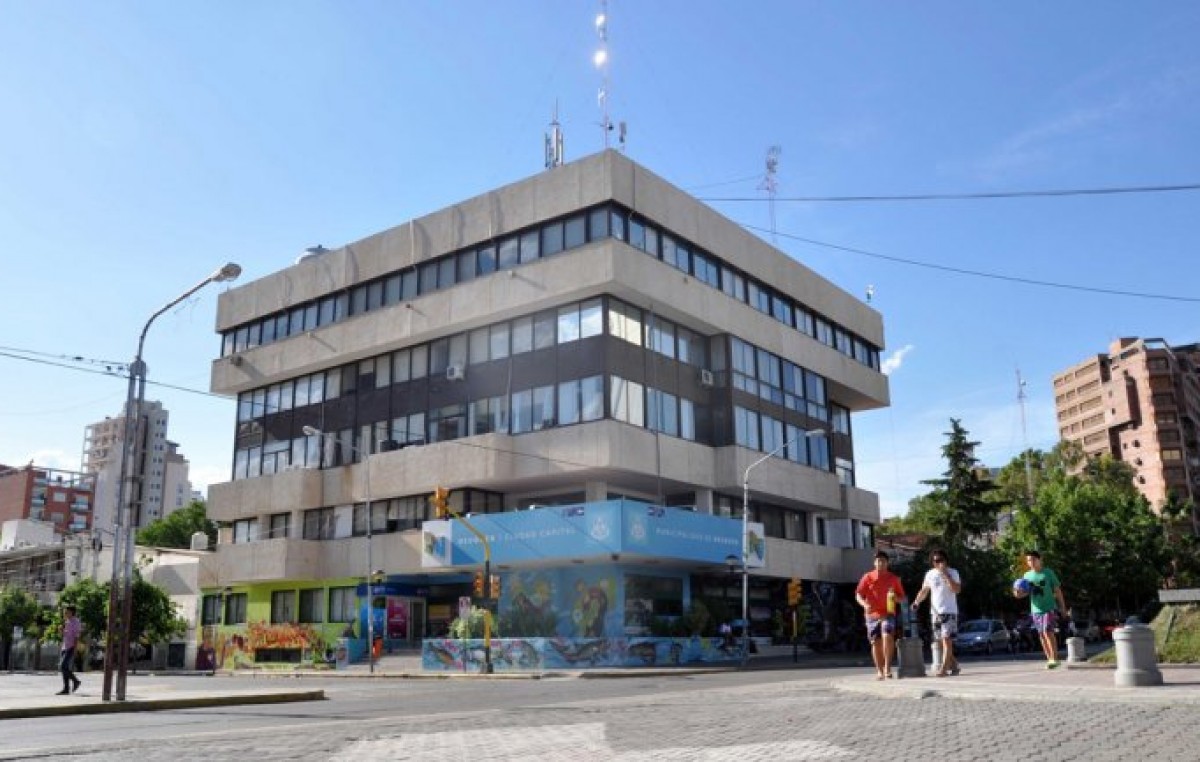 Para el Intendente de Neuquén, «es mentira que hubo despidos»