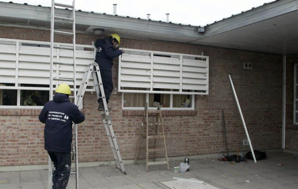 Neuquén duplica aportes a municipios para acondicionar escuelas