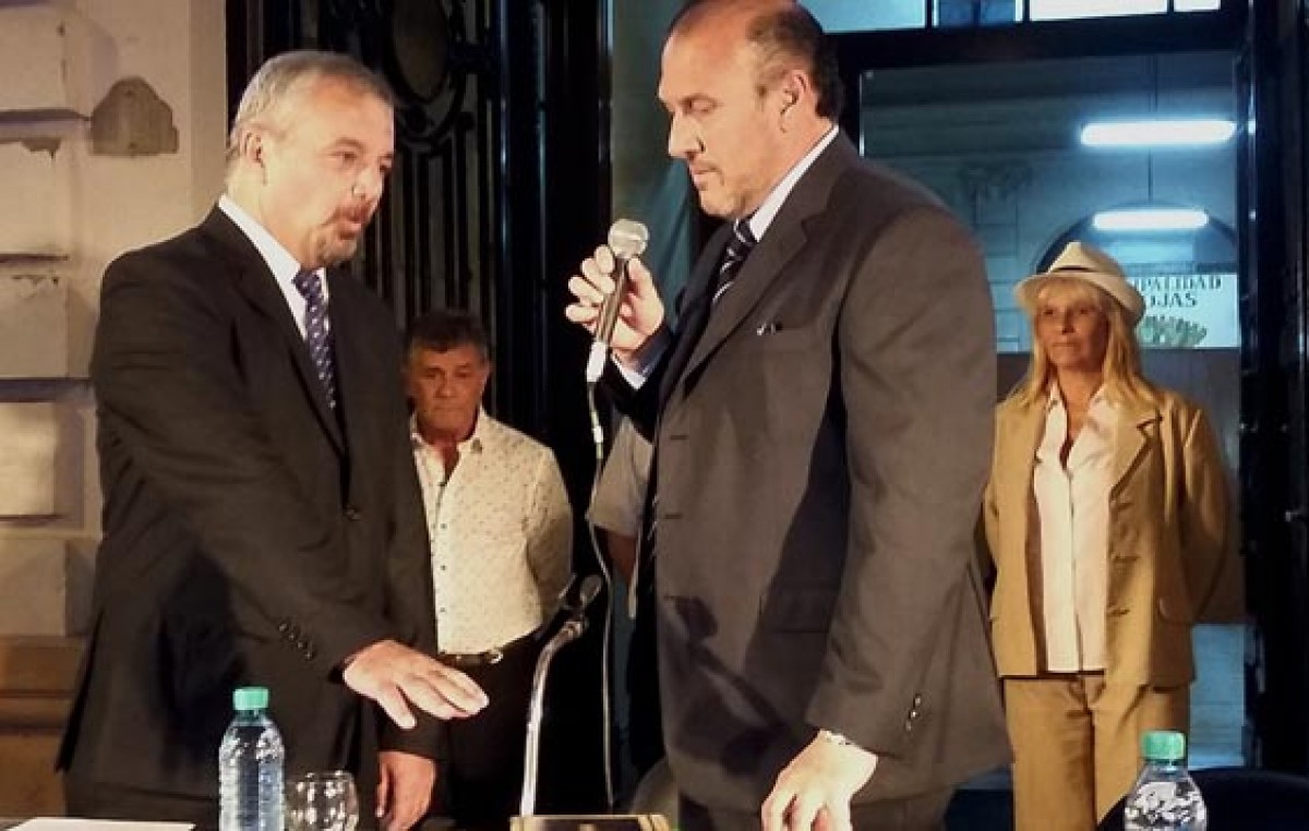La literalidad de “Cambiemos”: Denuncian que intendente de Rojas despidió 30 municipales y contrató otros 90