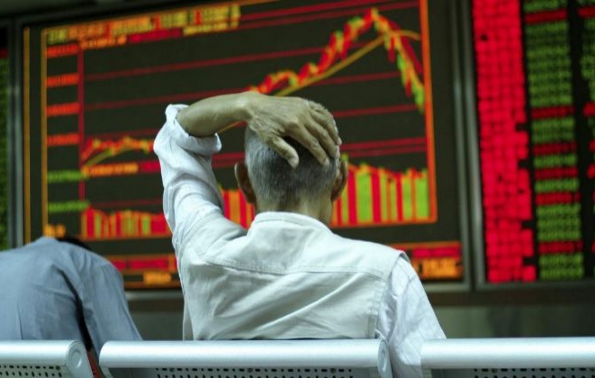 Nueva baja de mercados internacionales por el derrumbe bursátil de China y el derrape del precio del petróleo