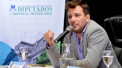 Doval: “Se busca precarizar el trabajo en los Municipios”