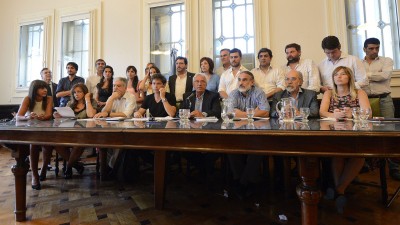 El Frente para la Victoria pide que se convoque a los gobernadores por la ley de coparticipación