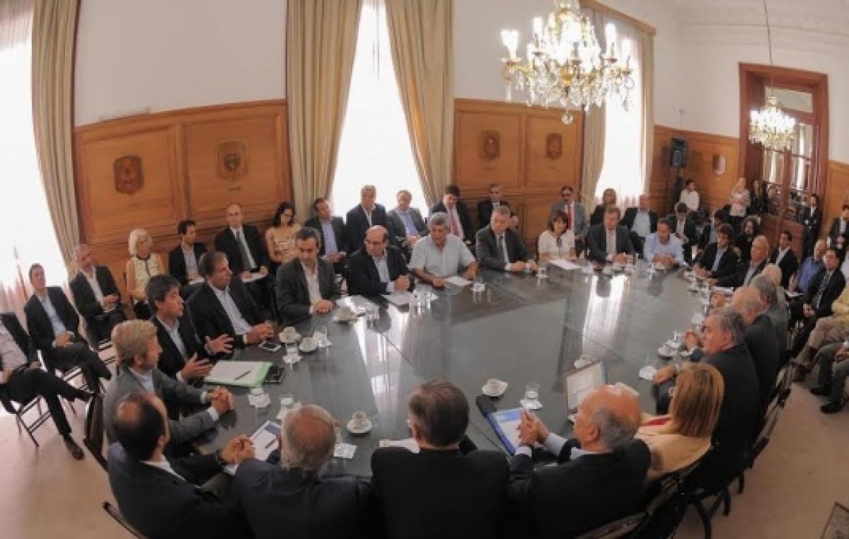 Qué dicen los intendentes bonaerenses sobre la posibilidad de desdoblar las elecciones municipales