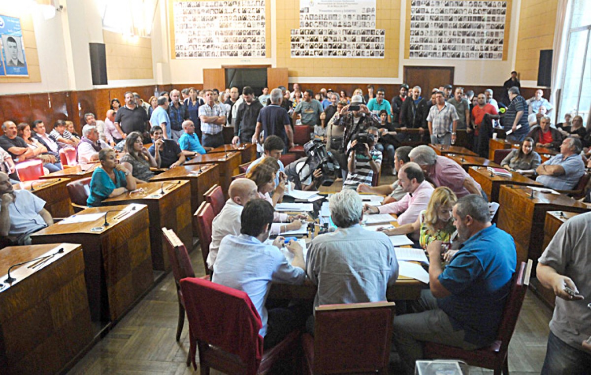Municipales de Mar del Plata evitan que la emergencia se traduzca en despidos y recortes salariales