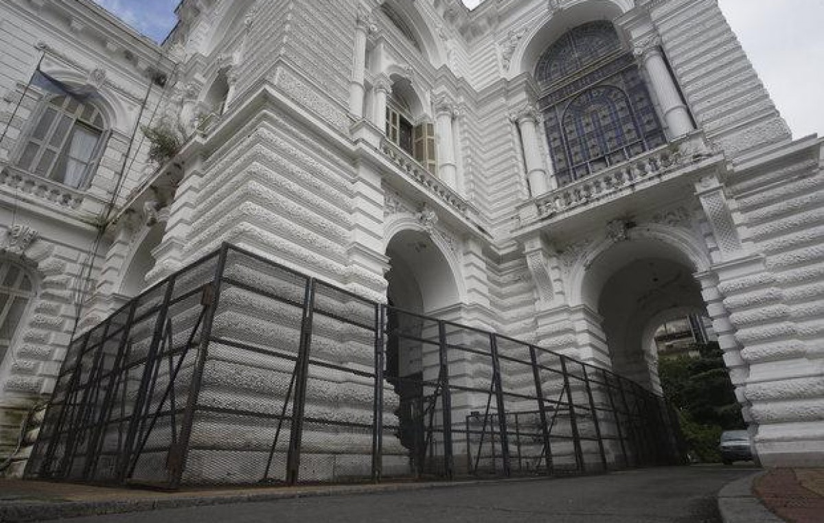 Sigue la tensión en La Plata y convocan a una nueva movilización