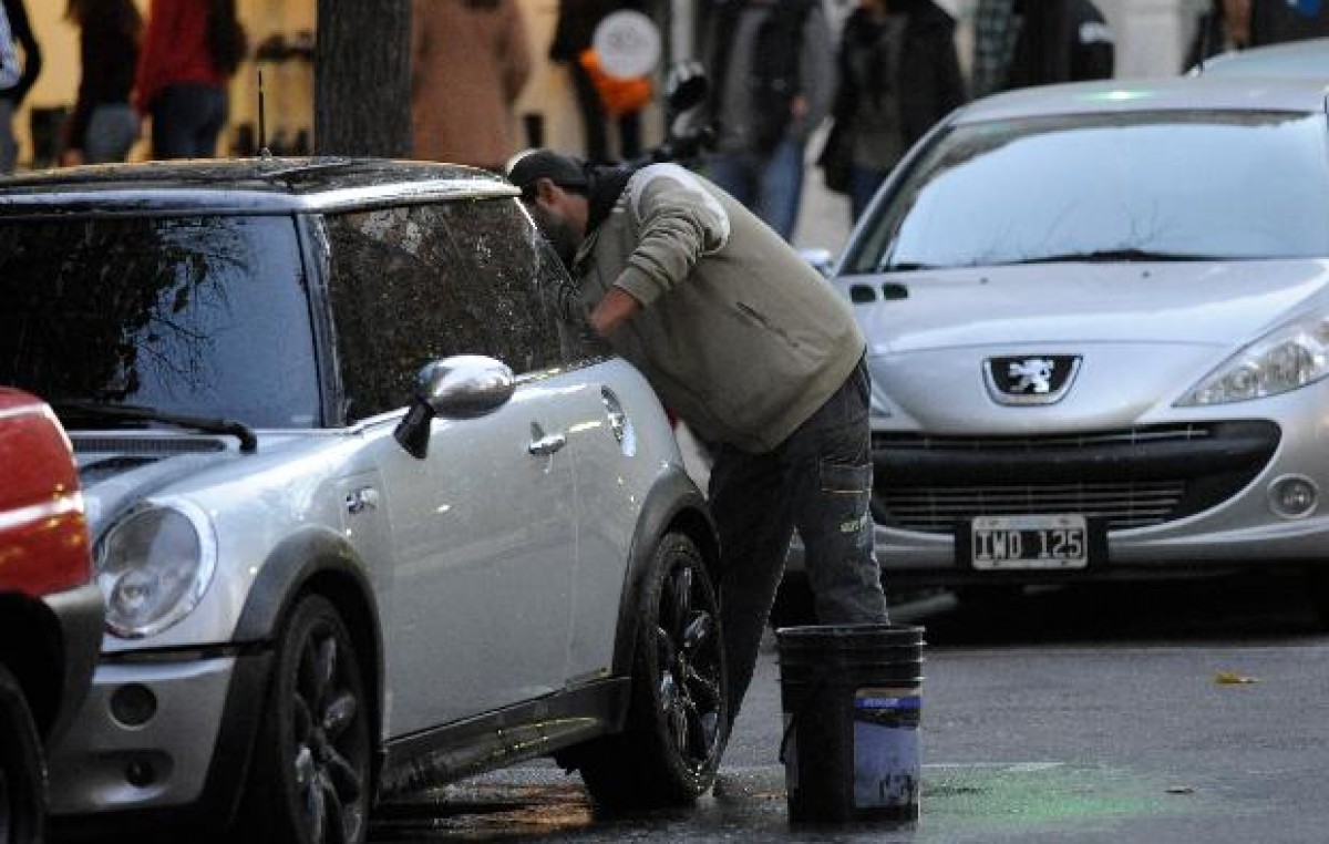 La Municipalidad de Rosario le exige al Concejo un marco normativo para los cuidacoches