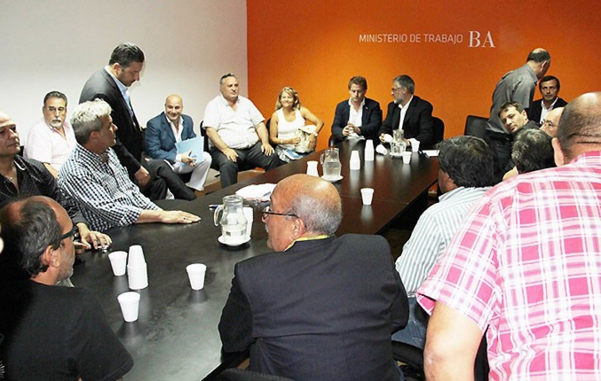 Municipales bonaerenses frenaron suspensión de la Ley de Paritarias
