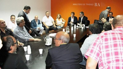 Municipales bonaerenses frenaron suspensión de la Ley de Paritarias