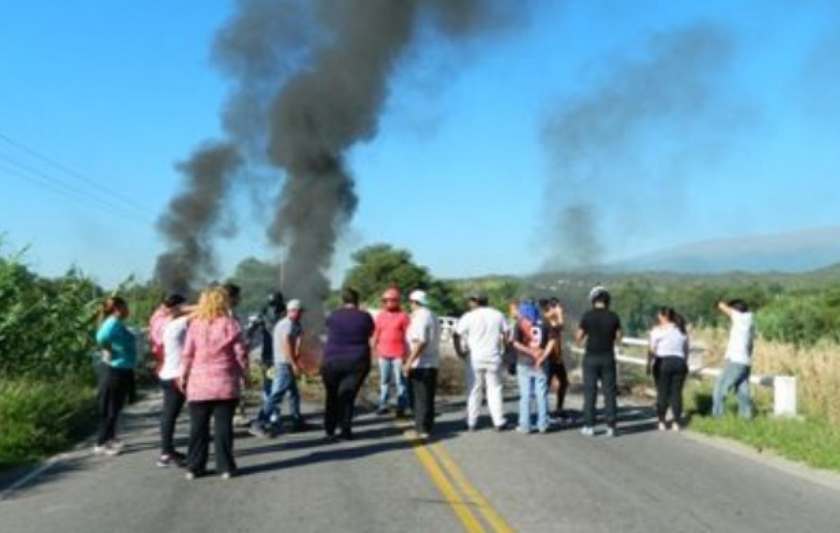 Valle Viejo estuvo sitiado por la protesta de los municipales