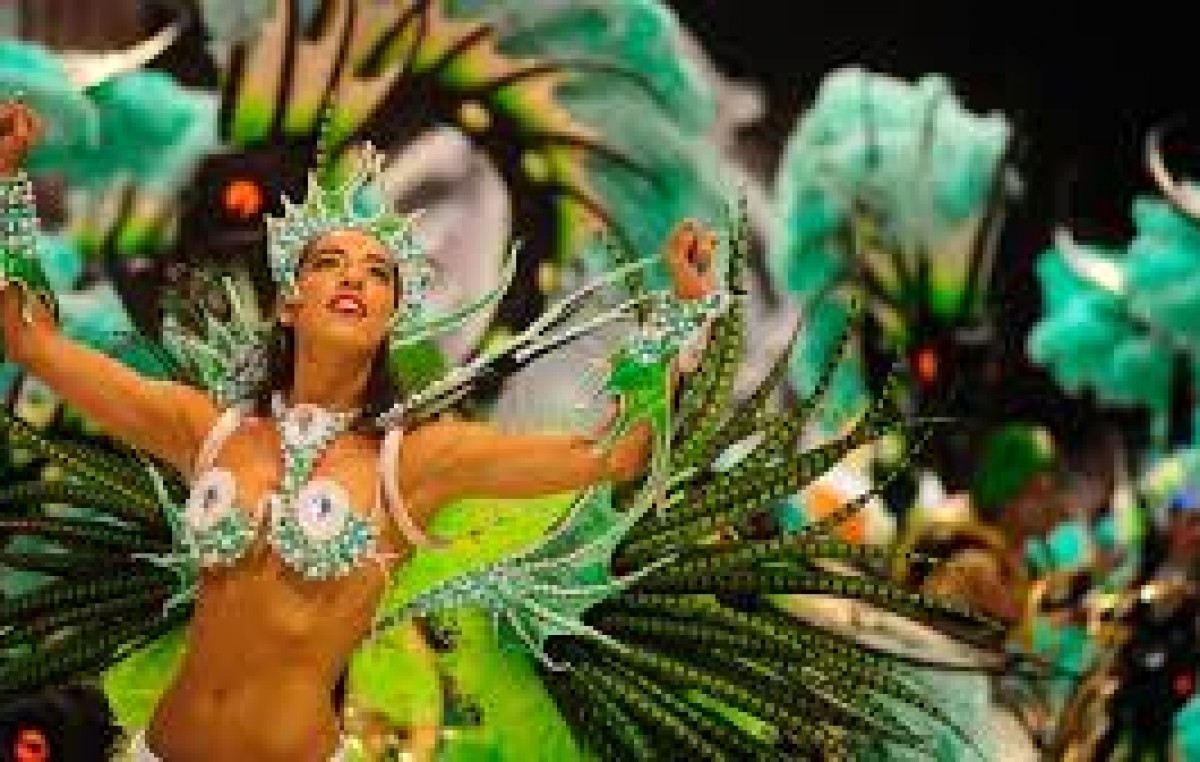 El Carnaval del País, Gualeguaychú, a partir del  9 de enero