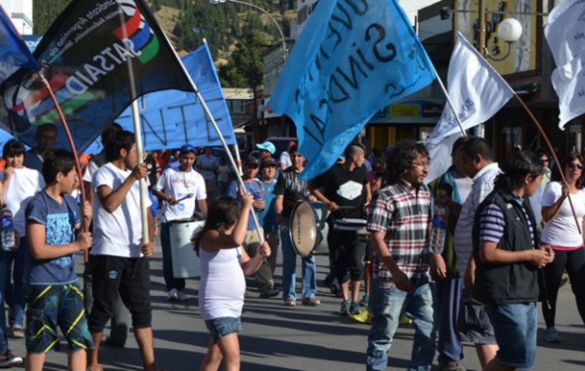 SOEME Esquel : No hubo acuerdo y continúa la retención de servicios