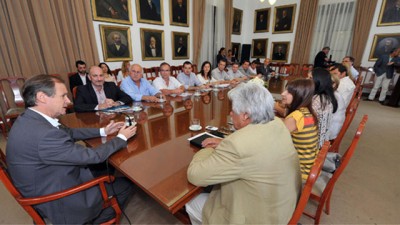 Descentralizan hacia los municipios la atención primaria de salud
