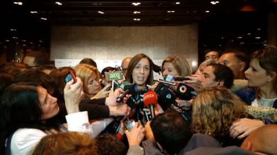 Vidal suspendió por decreto y por 180 días las paritarias municipales en la Provincia