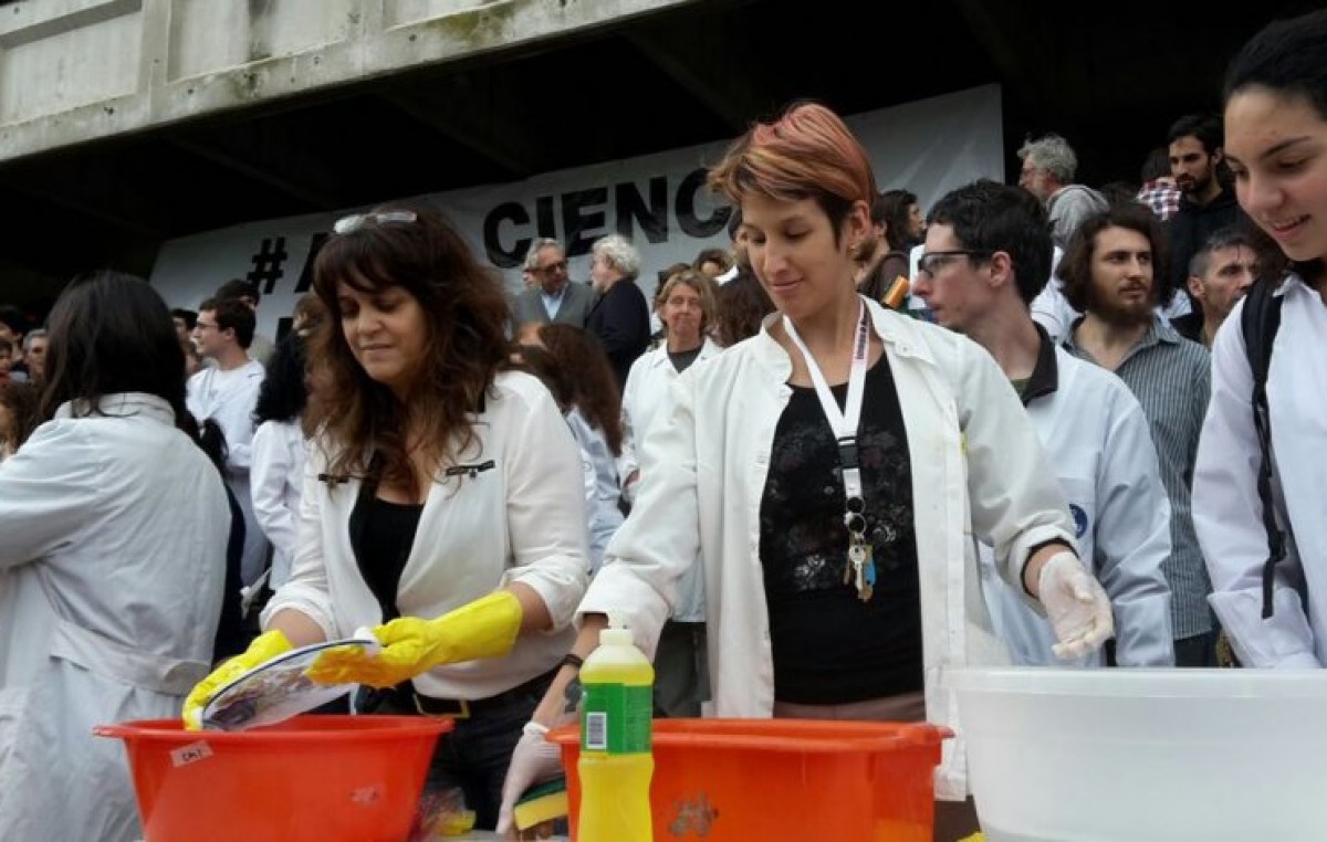 Duro comunicado de la comunidad científica – tecnológica contra Macri