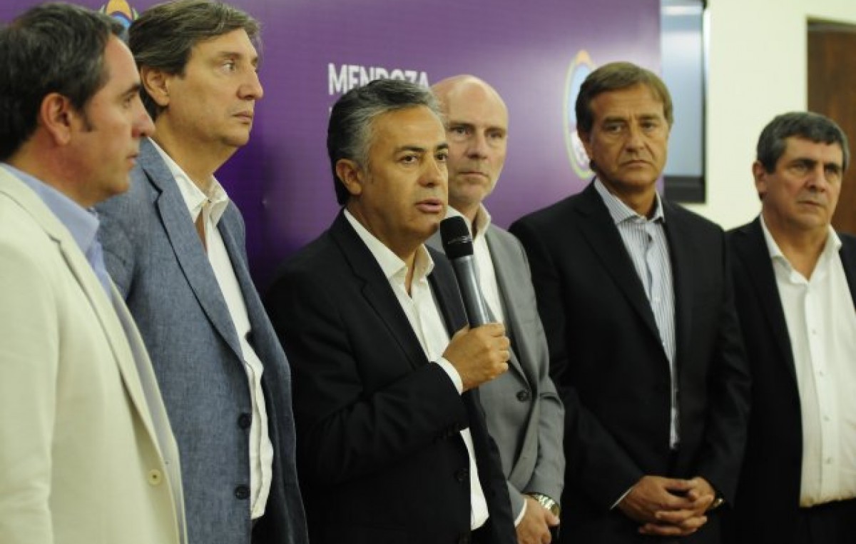 Mendoza: «Los ingresos vienen mal y la coparticipación no va a cambiar este año»