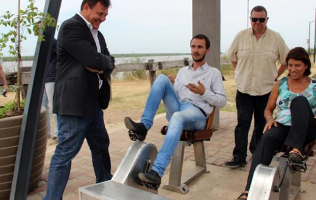 Paseo ecológico en la costanera de San Lorenzo