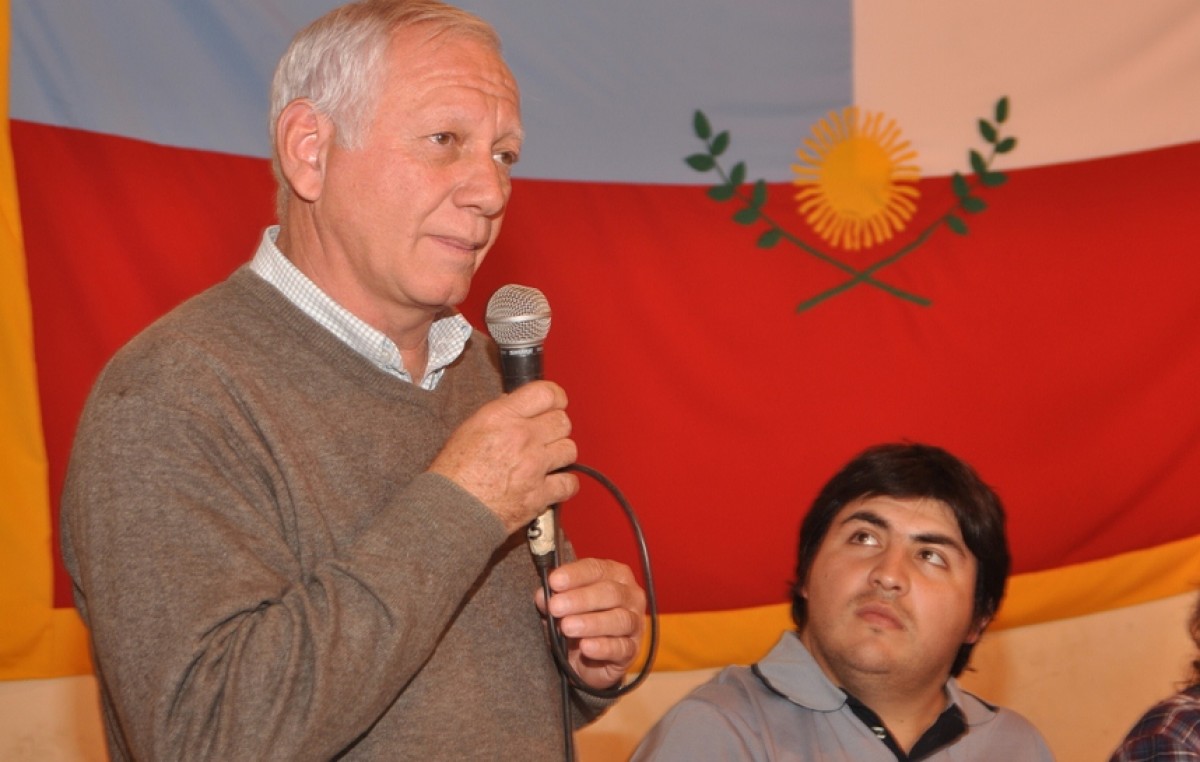 Por decreto, el Intendente de Valle Viejo aumentó su sueldo y el de sus funcionarios