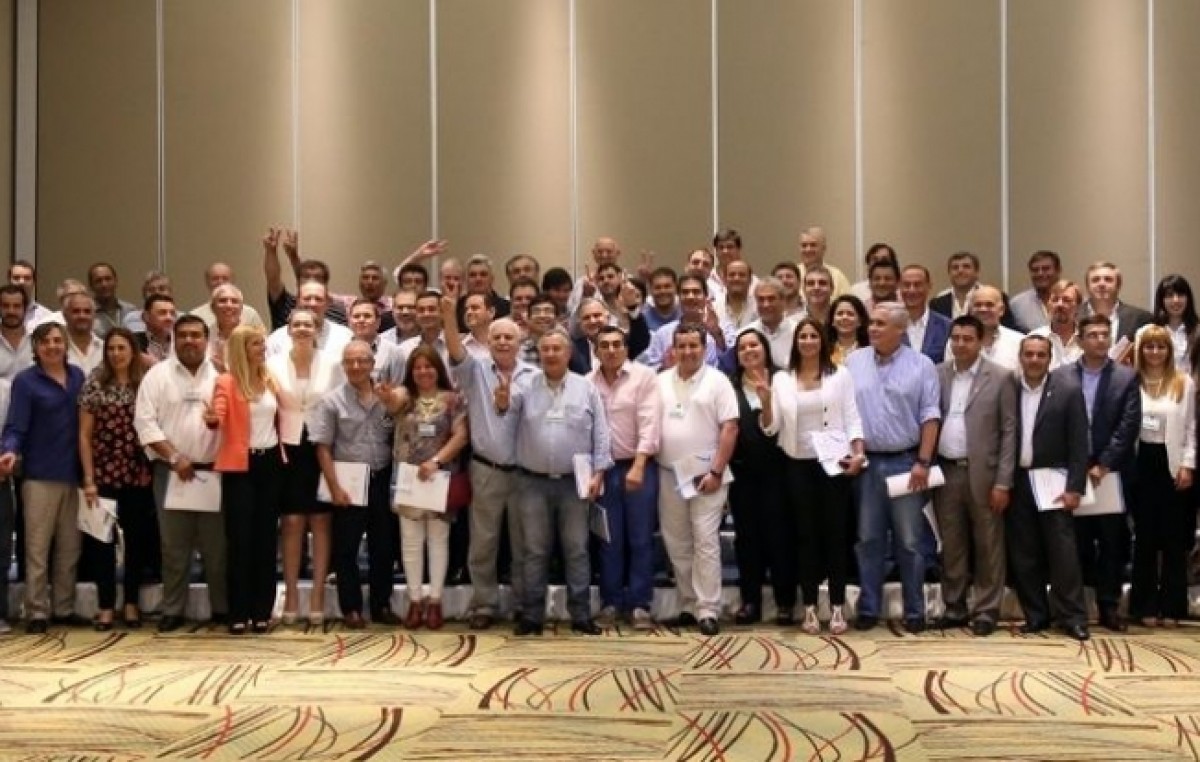 Intendentes del PJ reprochan a Macri su «manipulación de los recursos del Estado»