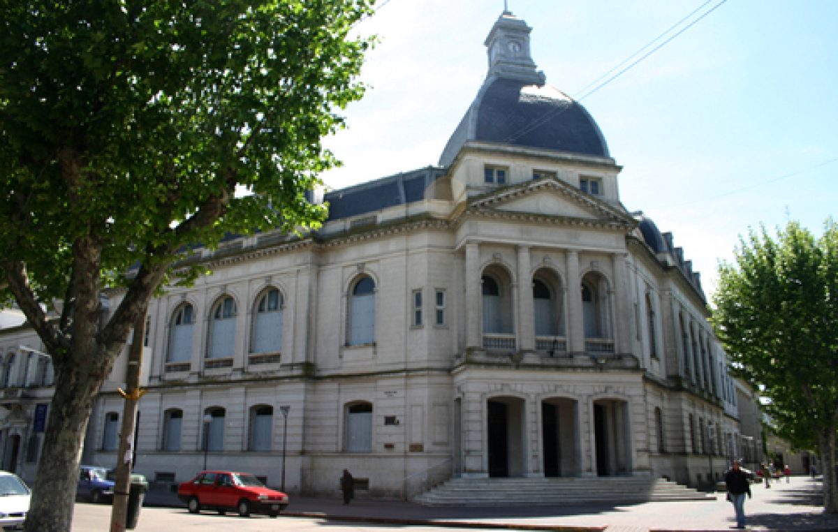 Municipales de Olavarría denunciaron «persecución laboral» por parte del intendente