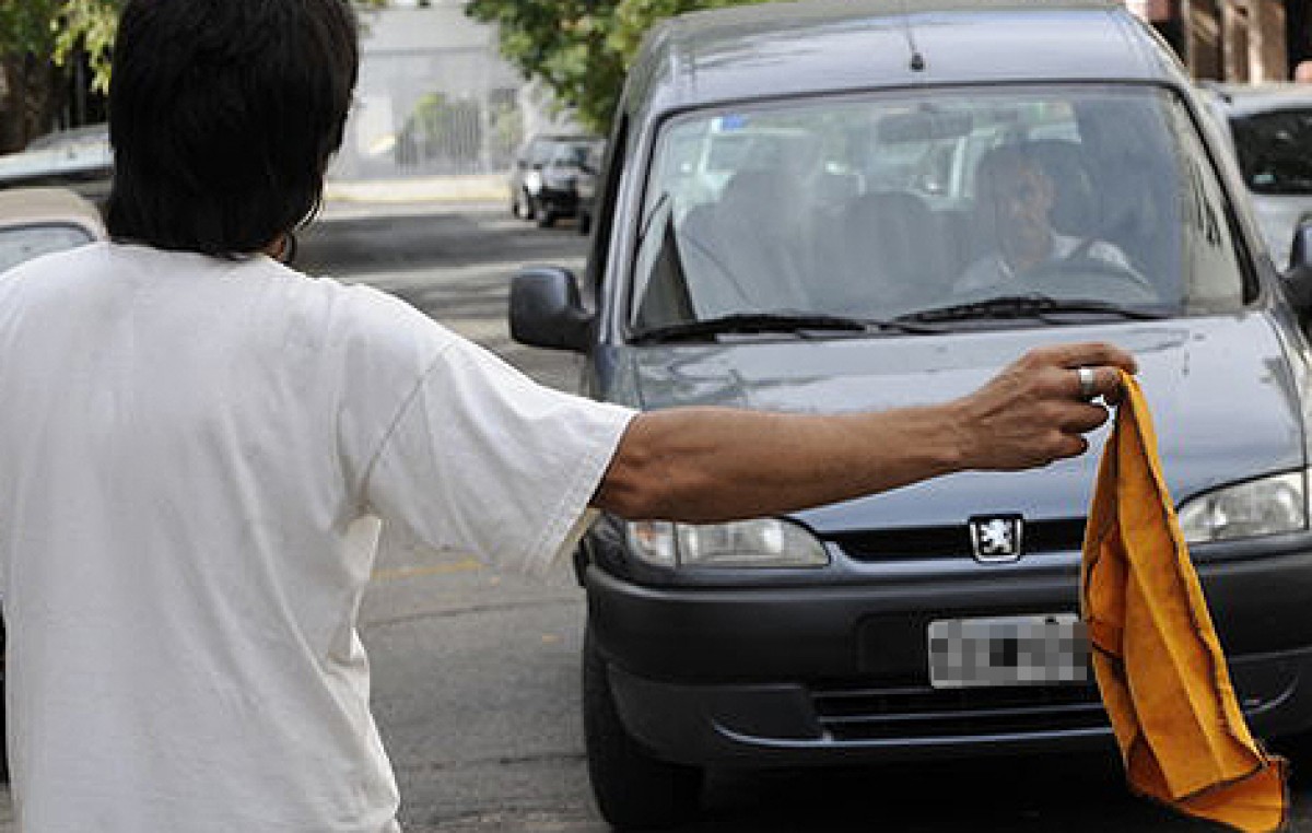 Buscan prohibir los «trapitos» en Lanús