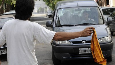 Buscan prohibir los «trapitos» en Lanús